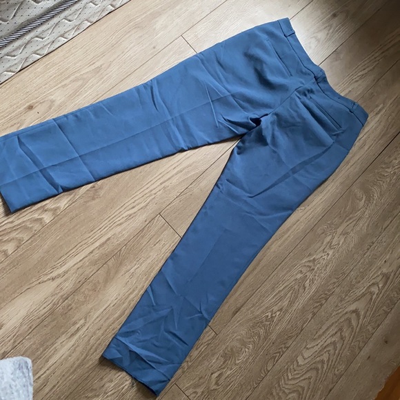 Banana Republic “Ryan” style dress pants low rise - Picture 2 of 3